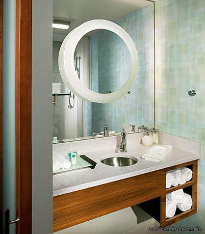 Springhill Detroit Hotel 3*